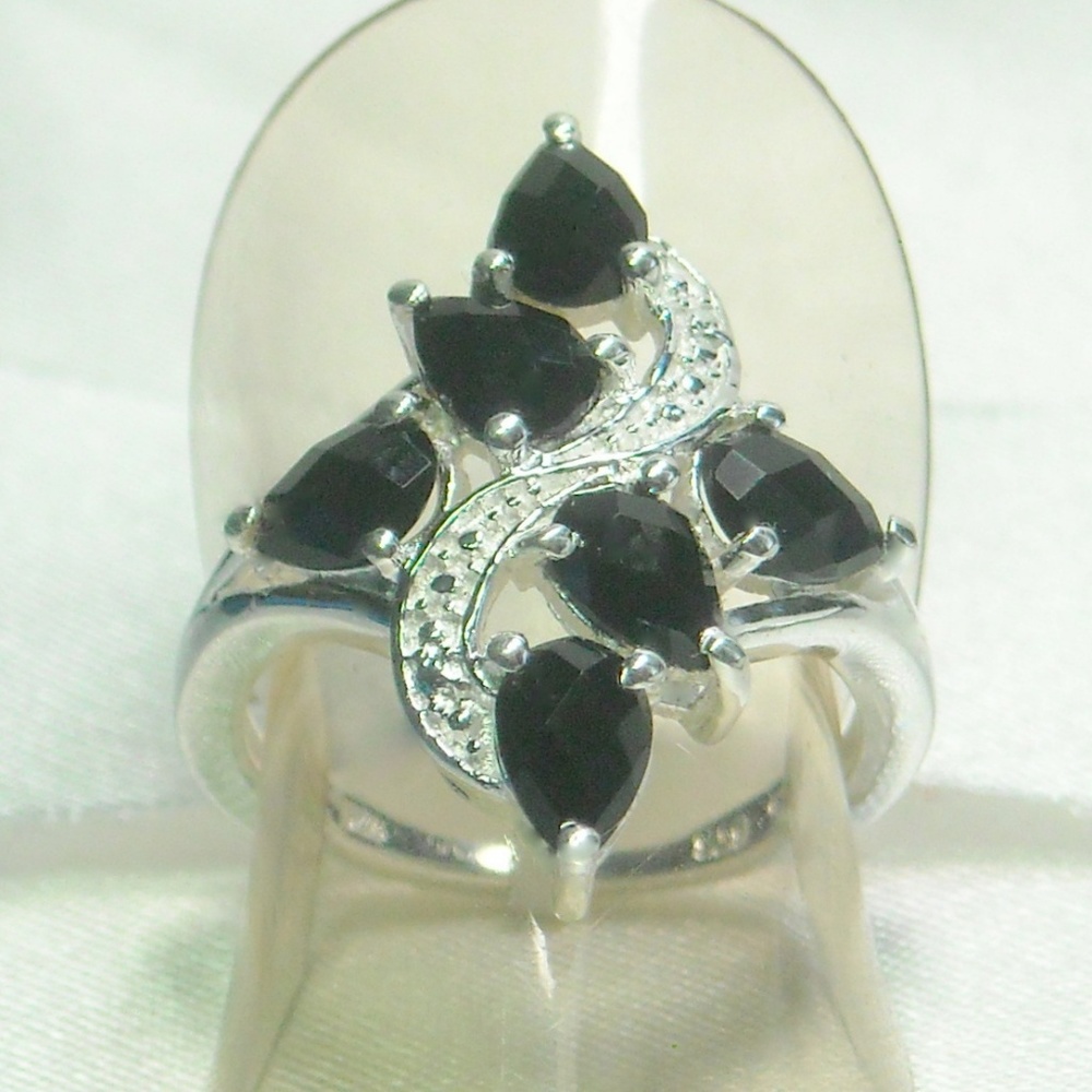 NWT Natural Thai Black Spinel Ring